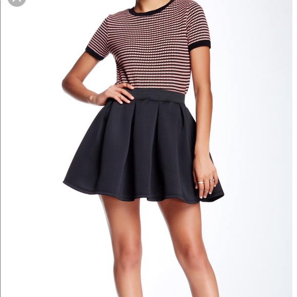 Romeo & Juliet Couture Dresses & Skirts - Romeo Juliet Couture Black Mini Skirt Large Flare